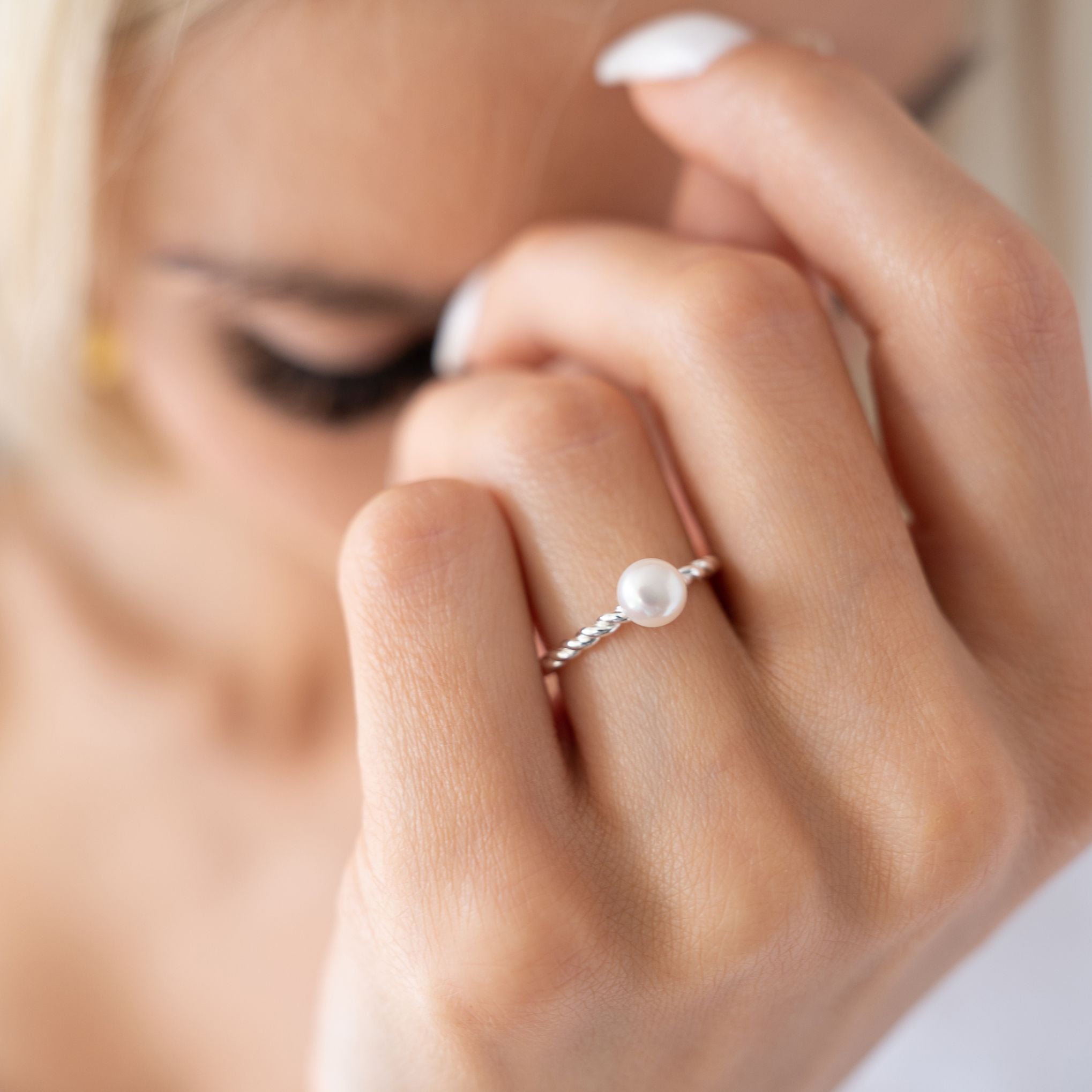 Freshwater Pearl on a Handcrafted Sterling Silver Band Ring