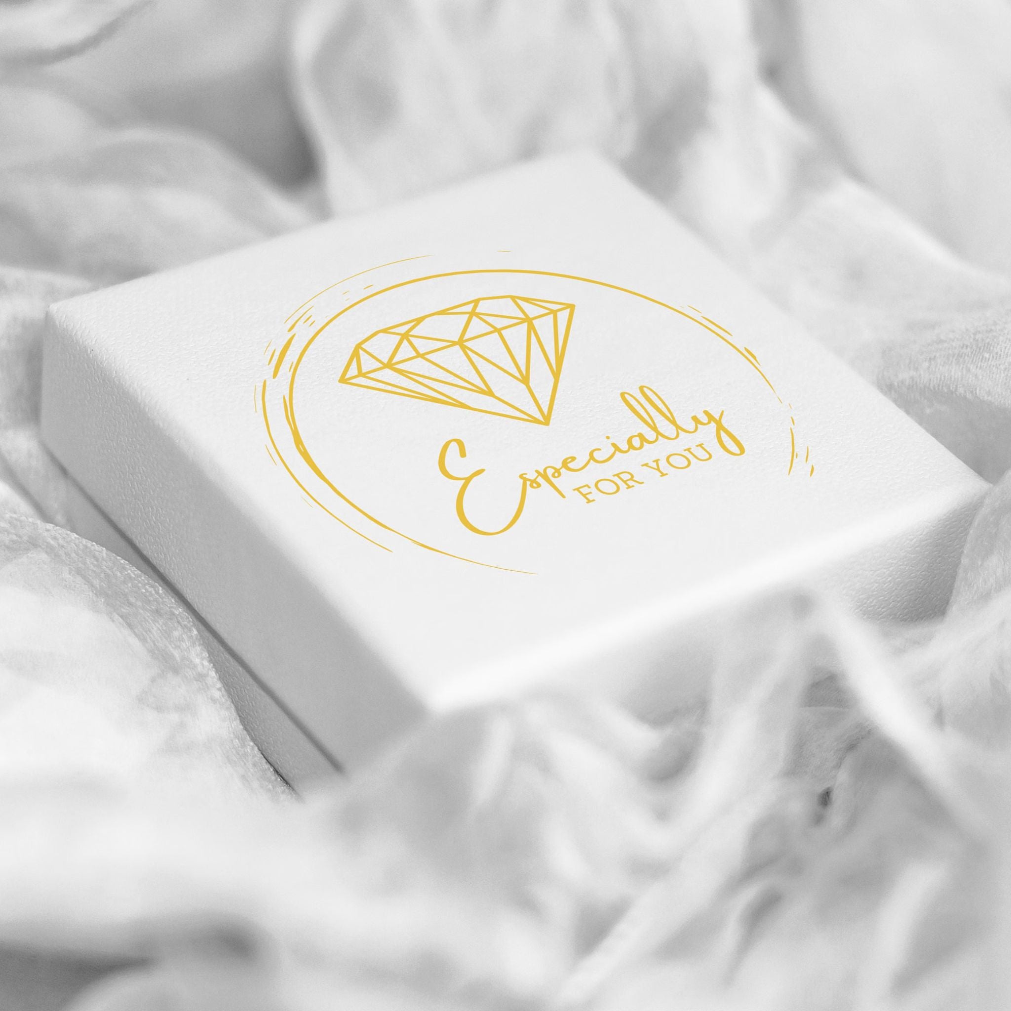 Personalised Name Necklace in Elegant Cursive Font