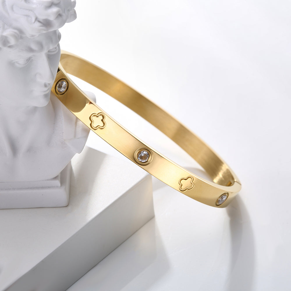 Crystal Clover Bangle (Gold)