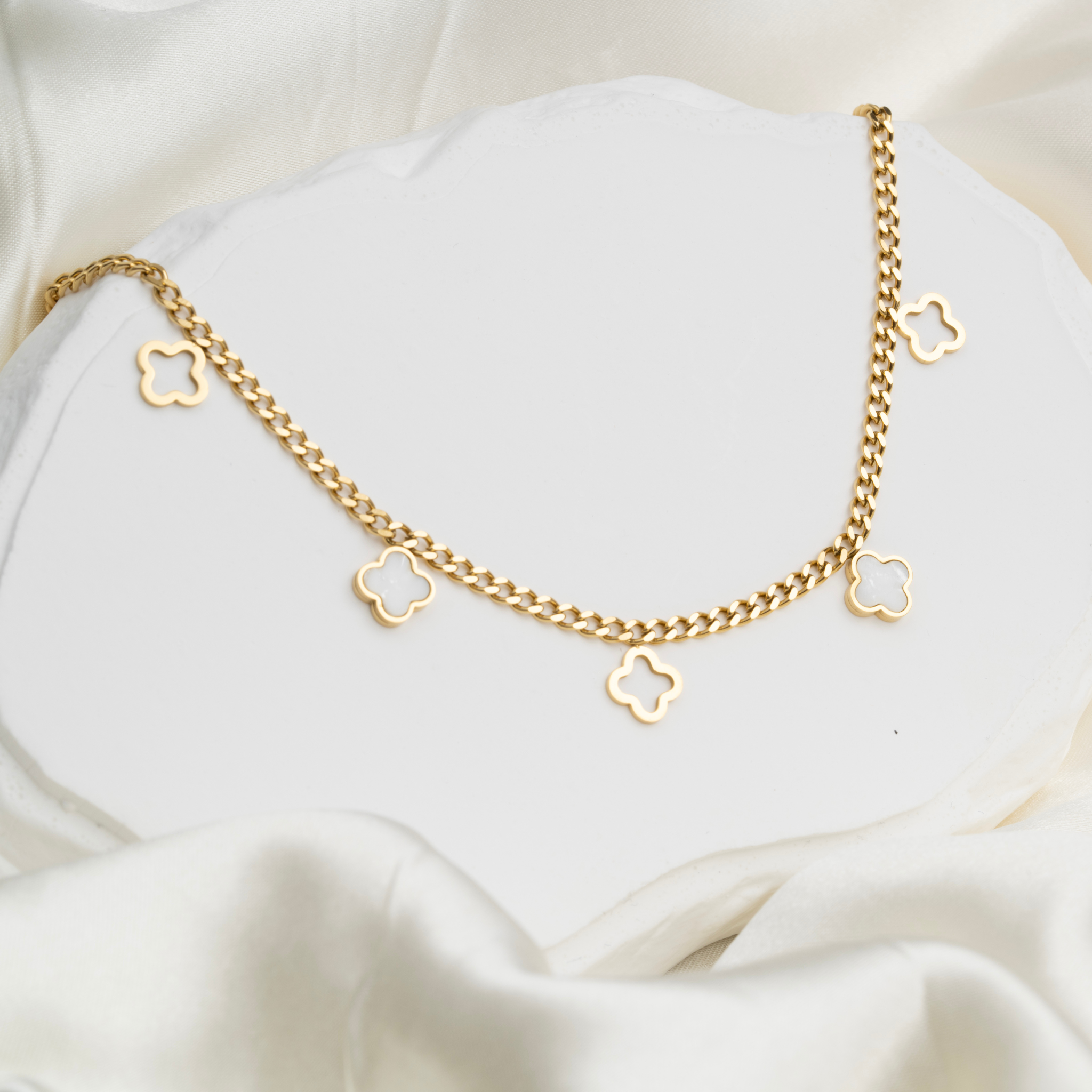 Personalised Four Leaf Clover Necklace Curb Chain (Gold)